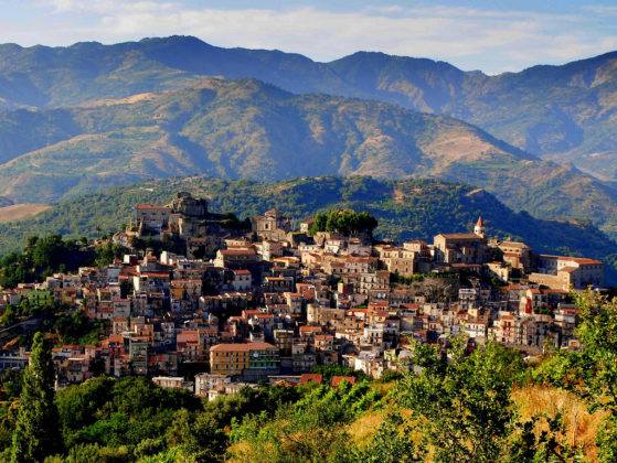 I CONSIGLIERI COMUNALI DI CASTIGLIONE DI SICILIA