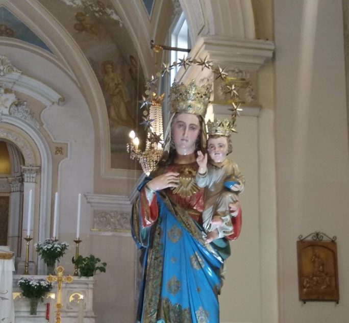 L’OMAGGIO FLOREALE ALLA MADONNA DI OGNINA